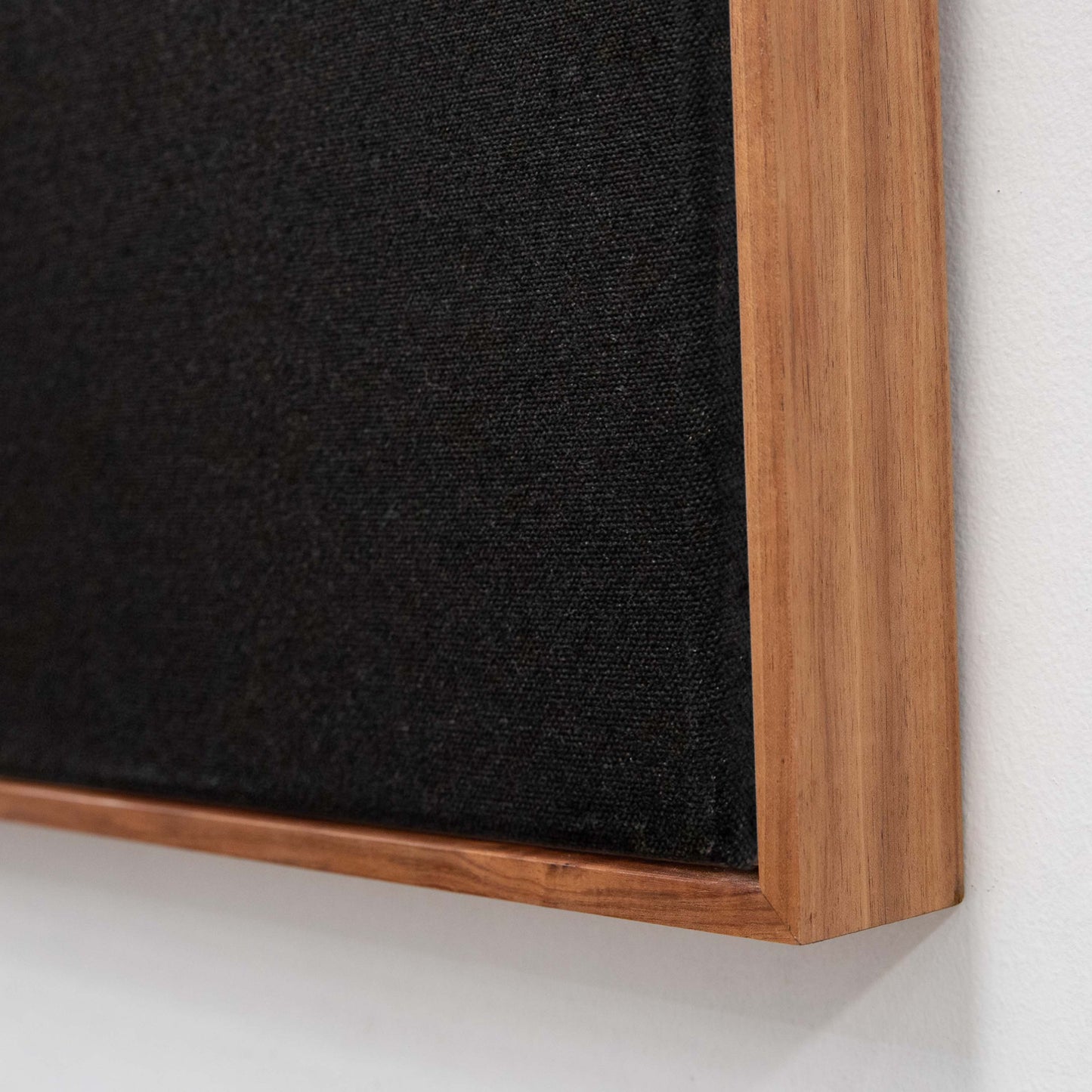 Artists stretched canvas with float frames: Natural Blackwood